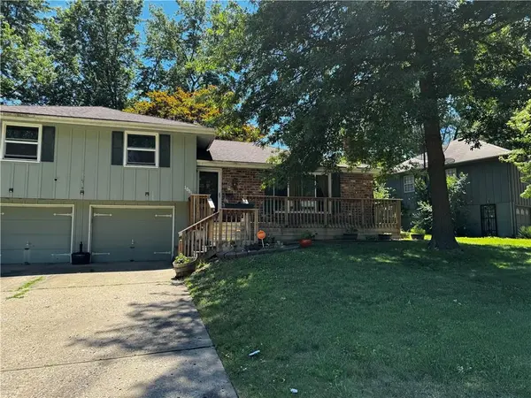 10813 E 65th ST, Raytown, MO 64133