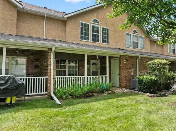 1379 E 120th ST, Olathe, KS 66061