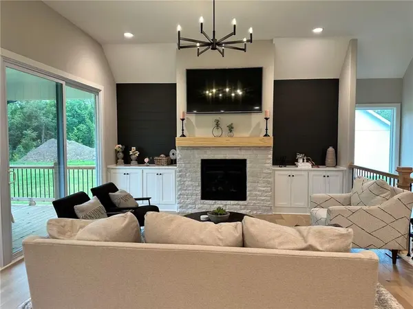 2121 Crooked Creek DR, Kearney, MO 64060