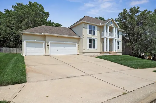 2117 SW Park AVE, Blue Springs, MO 64015