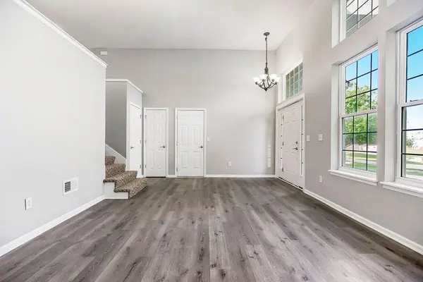 1527 S 6th Street East ST, Louisburg, KS 66053