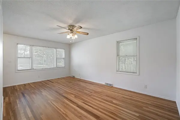 6710 W 82nd ST, Overland Park, KS 66204
