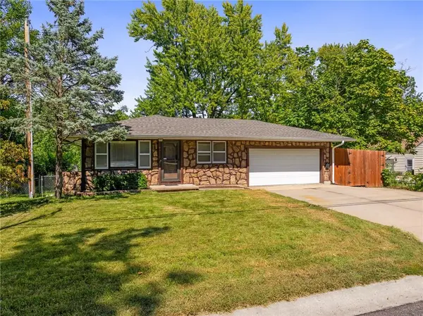6710 W 82nd ST, Overland Park, KS 66204