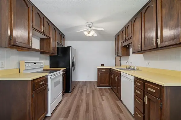 6710 W 82nd ST, Overland Park, KS 66204