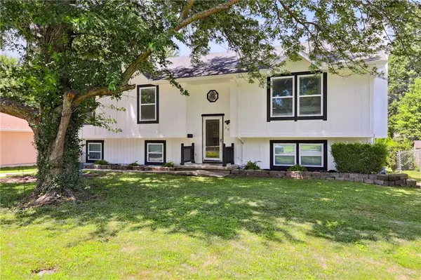 307 S Johnson DR, Odessa, MO 64076