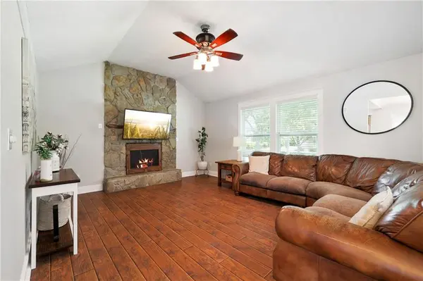 307 S Johnson DR, Odessa, MO 64076