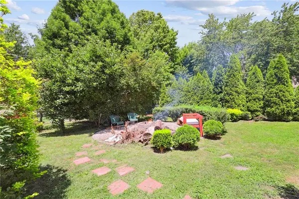 307 S Johnson DR, Odessa, MO 64076