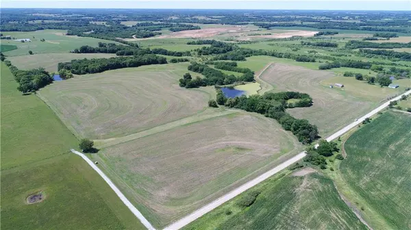 NE Ridgeway DR, Hamilton, MO 64644