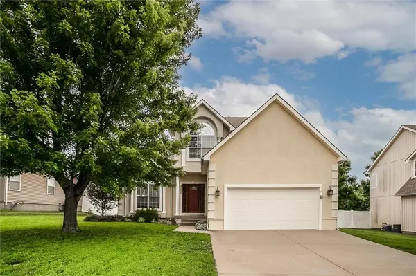 2000 NE Sparta DR, Blue Springs, MO 64029