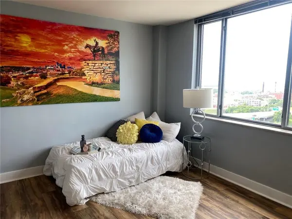 600 E 8th ST #9F, Kansas City, MO 64106