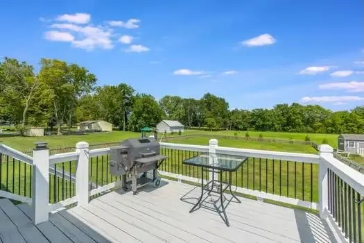 1925 N 153rd TER, Basehor, KS 66007