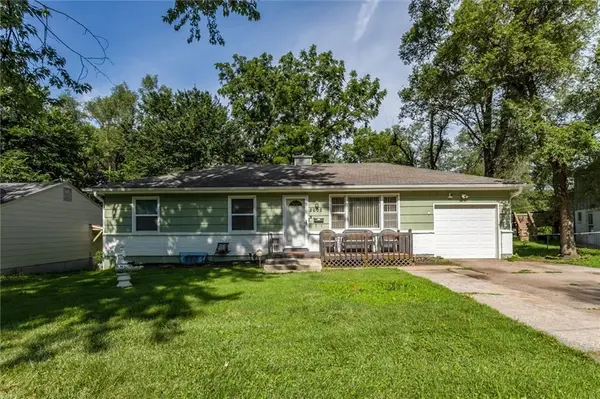 8602 Winchester AVE, Kansas City, MO 64138
