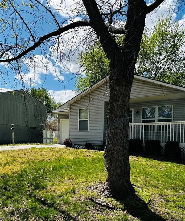 720 N Mohican DR, Independence, MO 64056