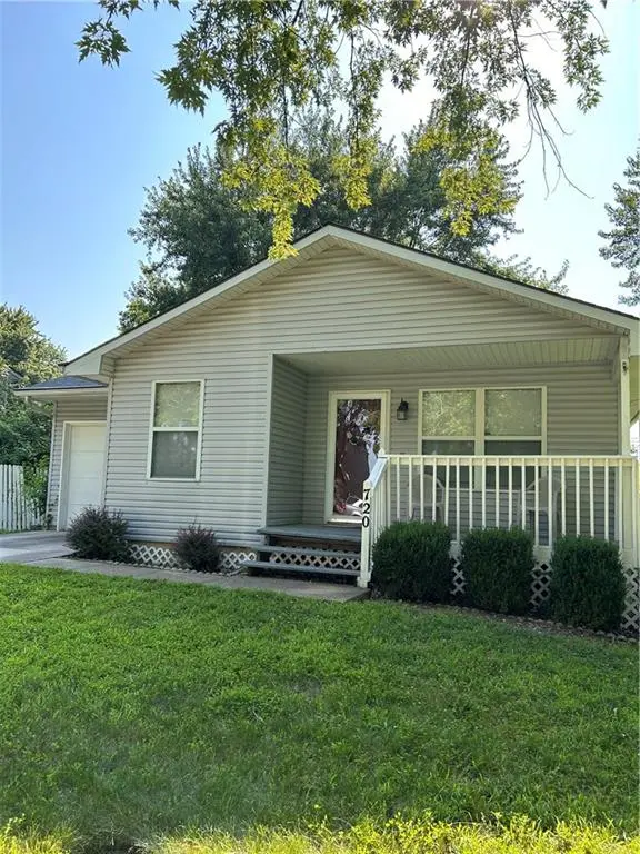720 N Mohican DR, Independence, MO 64056