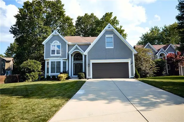 11803 W 132nd TER, Overland Park, KS 66213