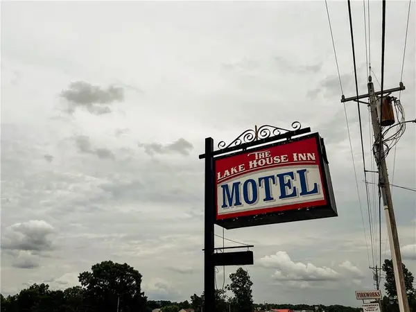 245 S Main ST, Laurie, MO 65037