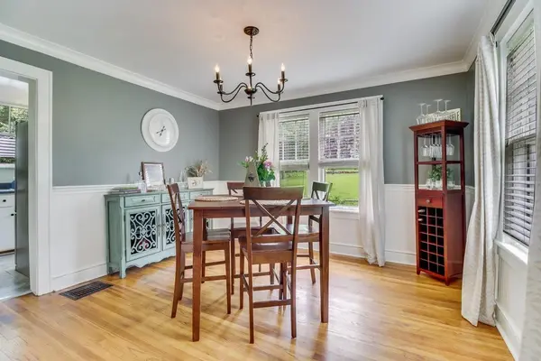 807 E 86th TER, Kansas City, MO 64131