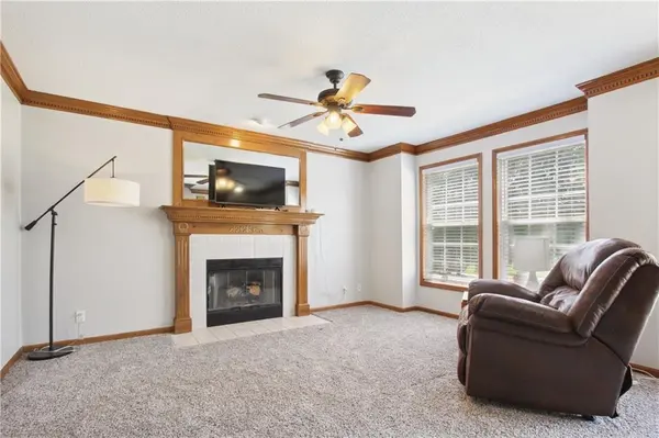 11017 N Central ST, Kansas City, MO 64155
