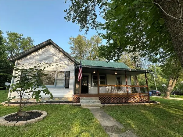 80 S Douglas ST, Kingston, MO 64650
