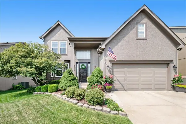 13716 Bradshaw ST, Overland Park, KS 66221