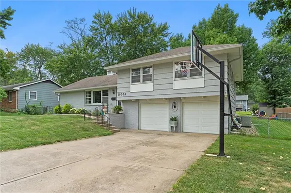 10004 Flora AVE, Kansas City, MO 64131
