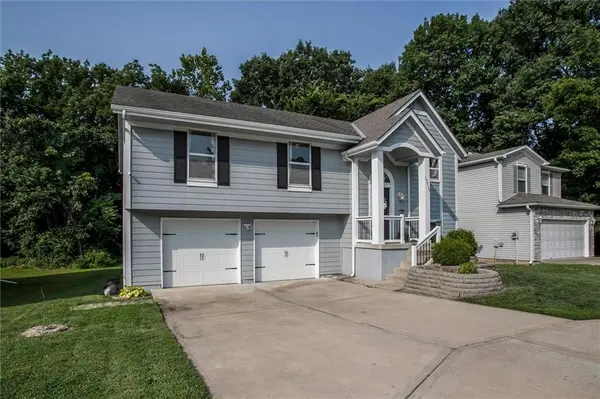 17717 Hidden Valley RD, Independence, MO 64057