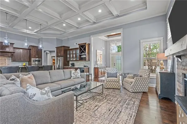 10715 W 158th TER, Overland Park, KS 66221