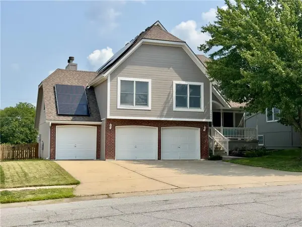 25804 E 30th TER, Blue Springs, MO 64015