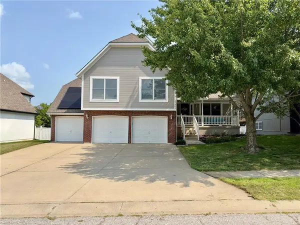 25804 E 30th TER, Blue Springs, MO 64015