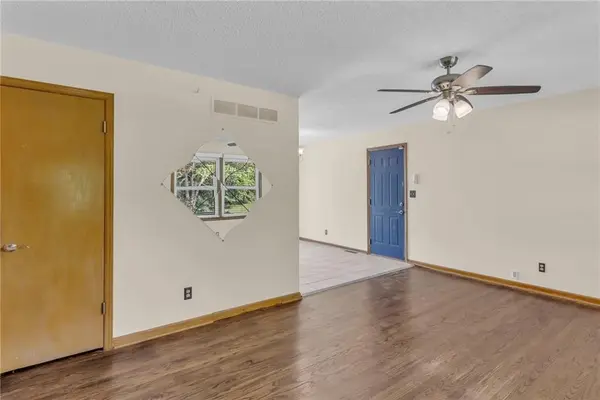 15007 Bellaire AVE, Grandview, MO 64030