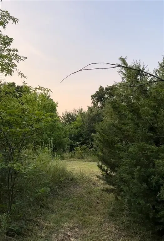 S Old Drum RD, Garden City, MO 64747