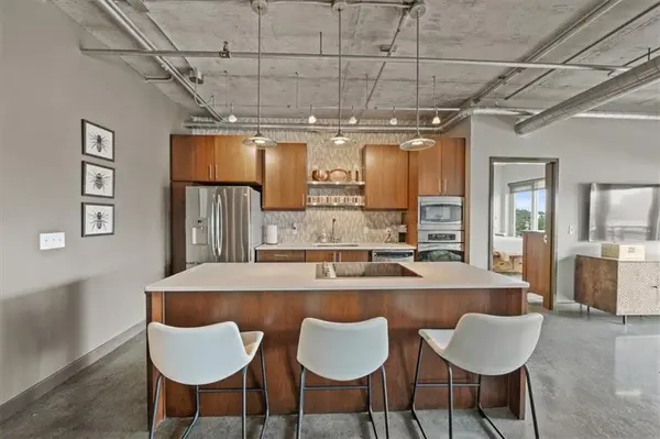 4141 Pennsylvania AVE #304, Kansas City, MO 64111