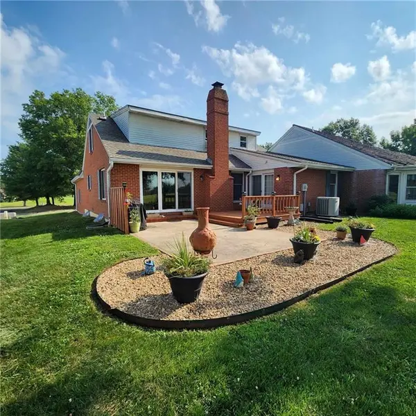 1004 E Palmer PL, Clinton, MO 65325