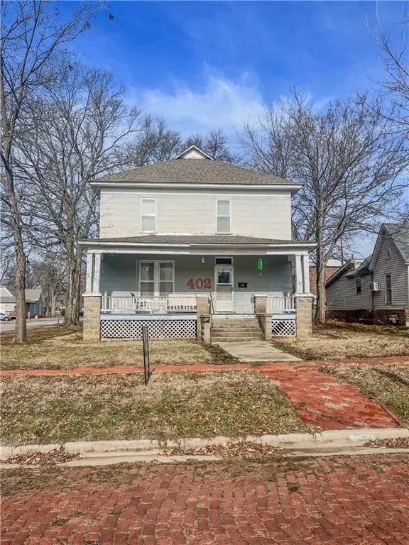 402 E 5th ST, Cherryvale, KS 67335