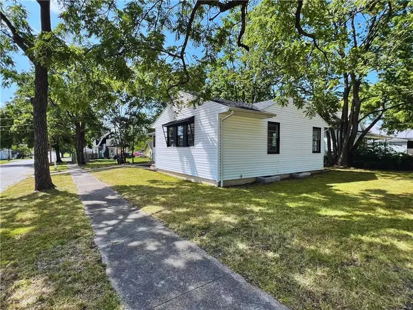 407 E Newton ST, Eldon, MO 65026