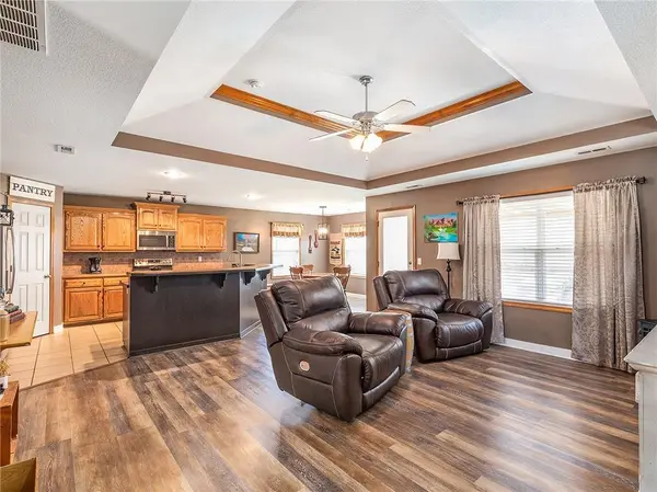 18935 S Oak ST, Belton, MO 64012