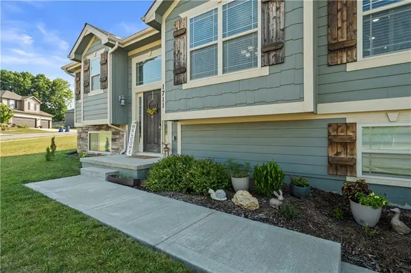 1711 Sycamore RDG, Kearney, MO 64060