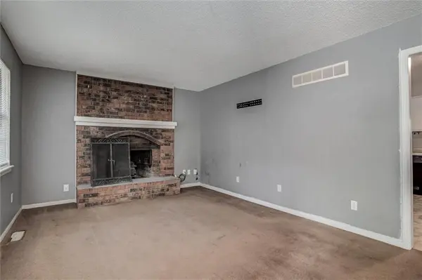 10718 McKinley CT, Kansas City, MO 64134