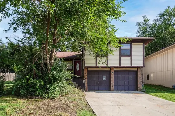 10718 McKinley CT, Kansas City, MO 64134