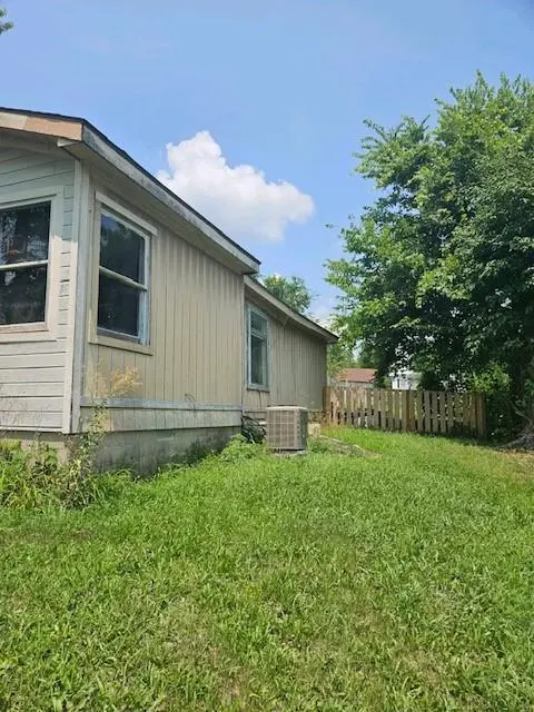 204 W 3rd ST, Freeman, MO 64746