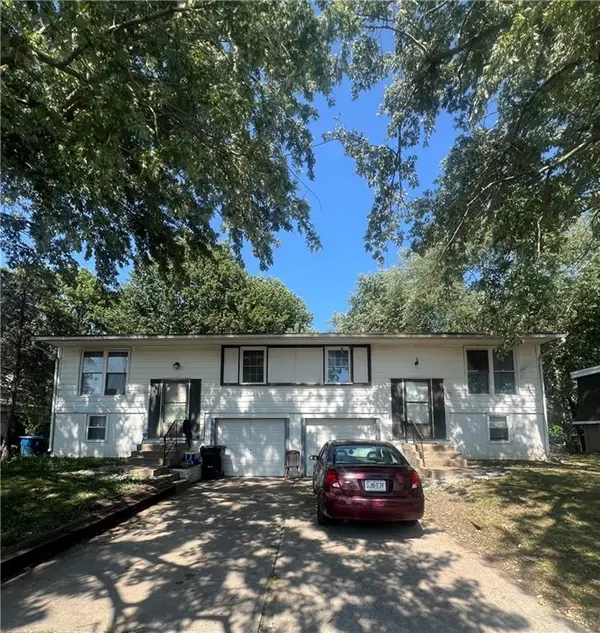 1309 N Arrowhead RDG, Independence, MO 64056