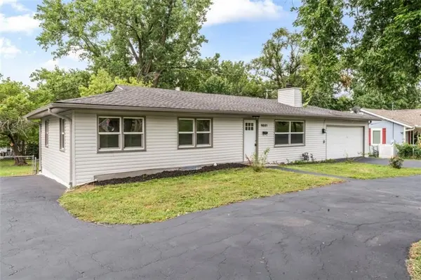 9805 W 89th ST, Overland Park, KS 66212
