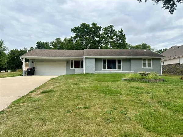 2011 S Lees Summit RD, Independence, MO 64050