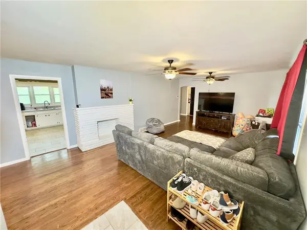 2011 S Lees Summit RD, Independence, MO 64050