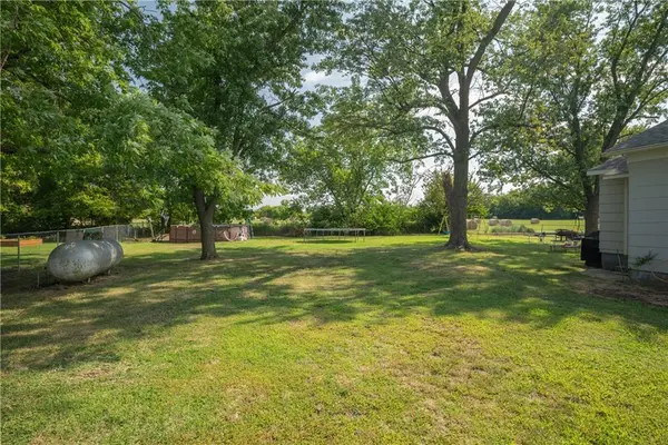 515 E 47 HWY, Girard, KS 66743