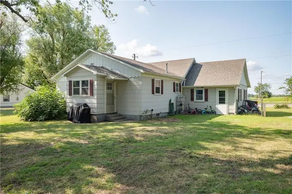 515 E 47 HWY, Girard, KS 66743
