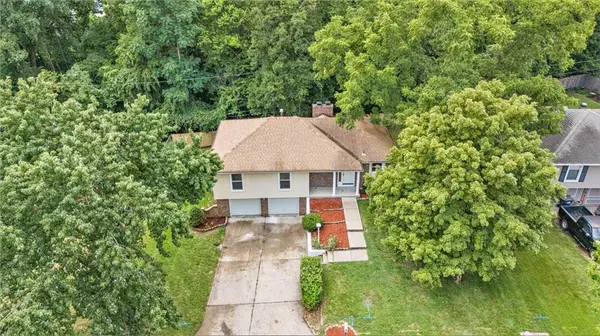 6824 NW Pleasant View DR, Kansas City, MO 64152