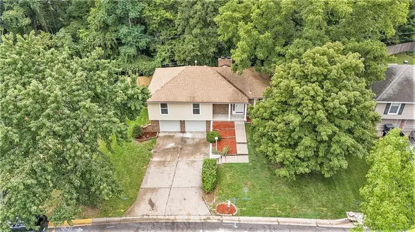 6824 NW Pleasant View DR, Kansas City, MO 64152