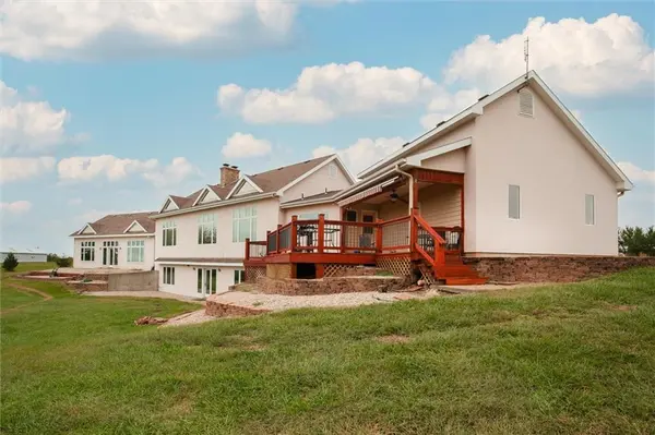 2440 Meadow Lake DR, Ottawa, KS 66067