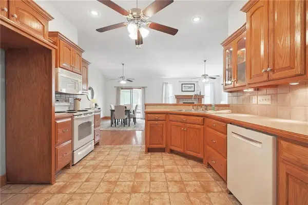 2126 NE Sparta DR Blue Springs, MO 64029